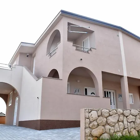 Oresic Apartment *