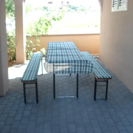 Oresic Apartment Vir